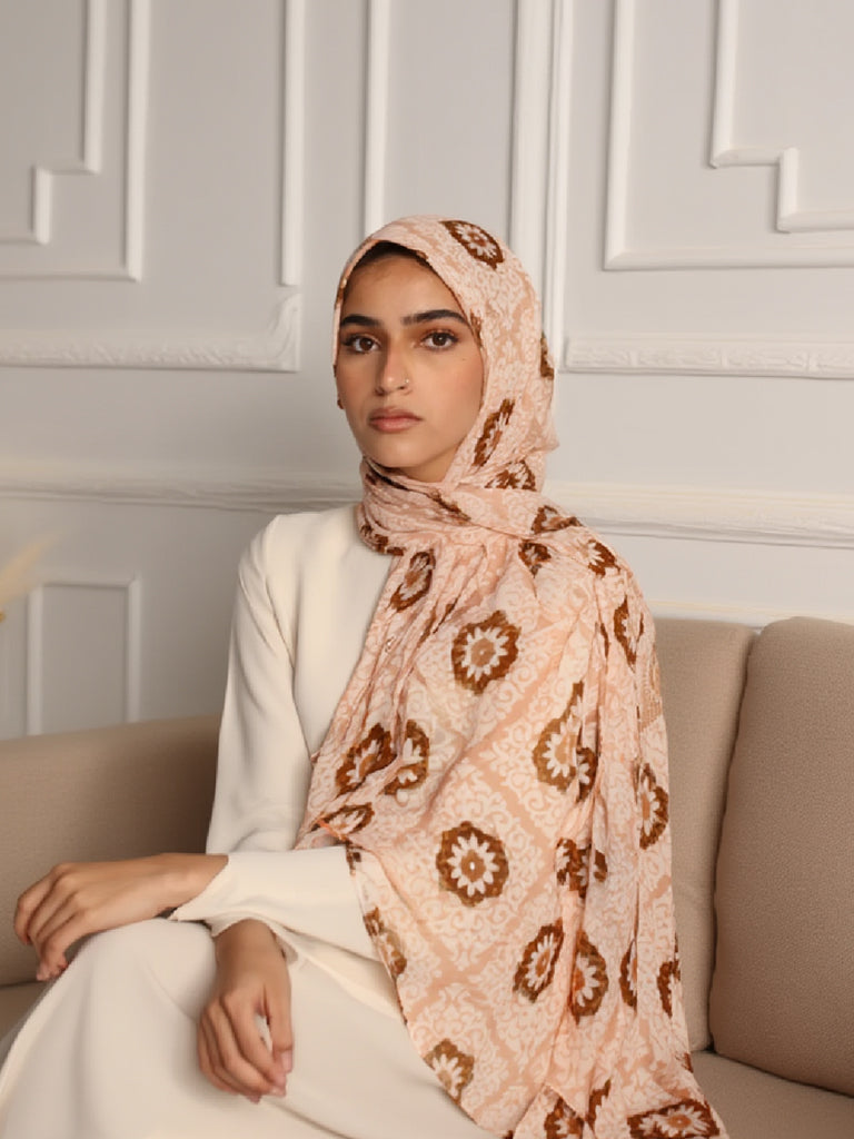 طرحة شيفون مطبوعة (نقشة عربية)